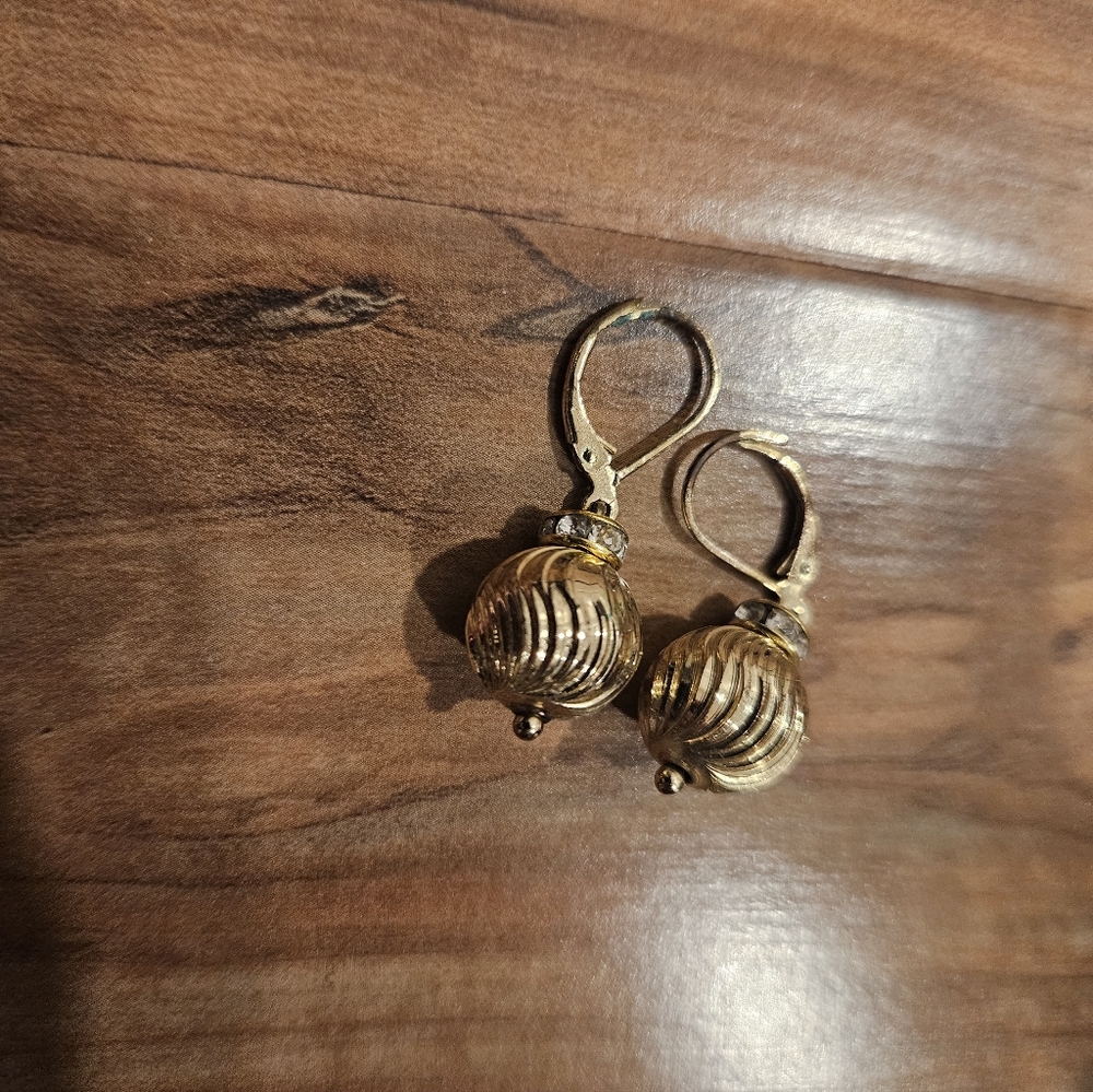 Elegant Gold Drop Earrings